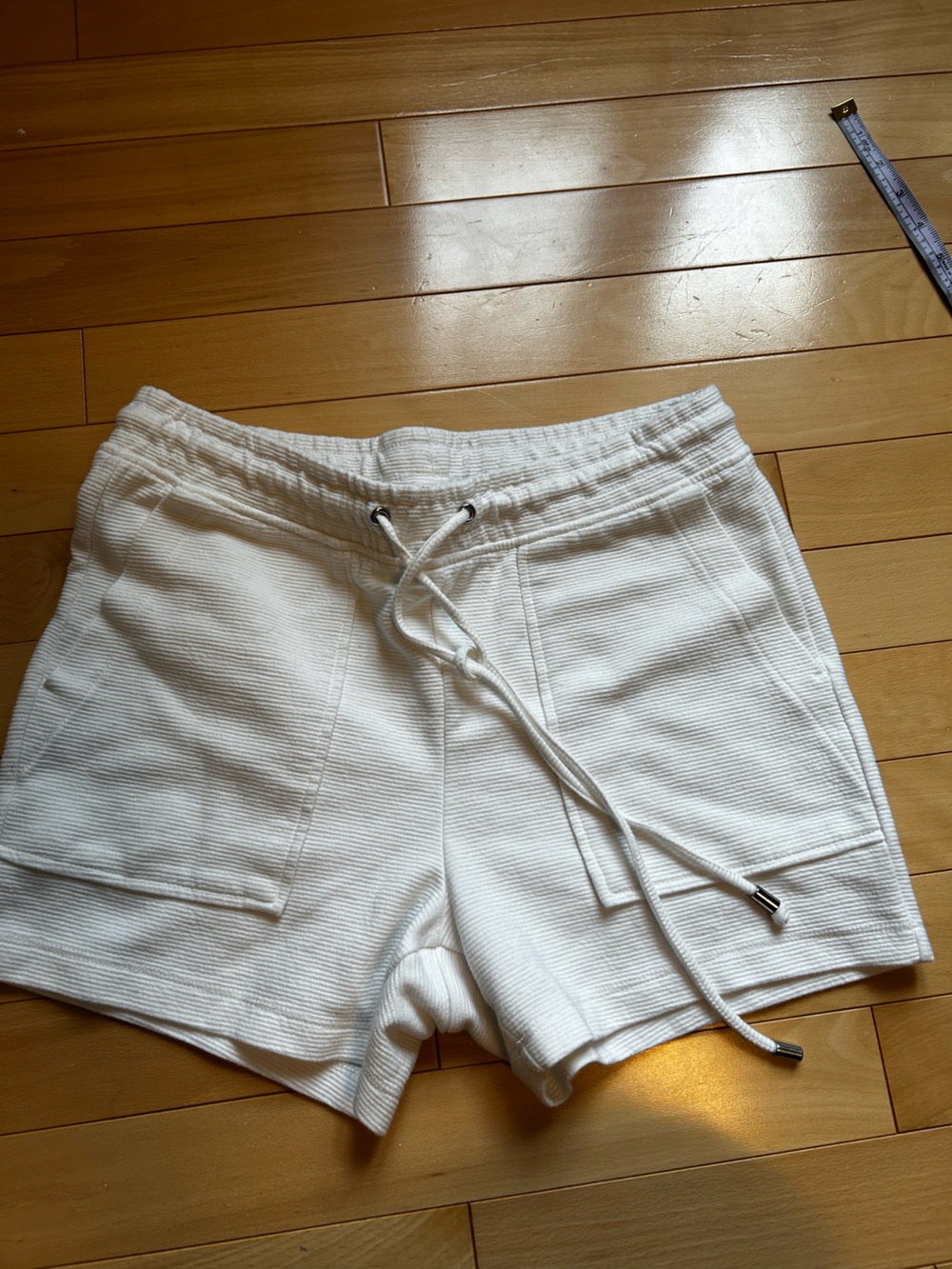 RW&CO White Waffle Knit Shorts Small